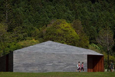 Monitoring and Investigation Center of Furnas by Aires Mateus Monitoring and Investigation Center of Furnas by Aires Mateus