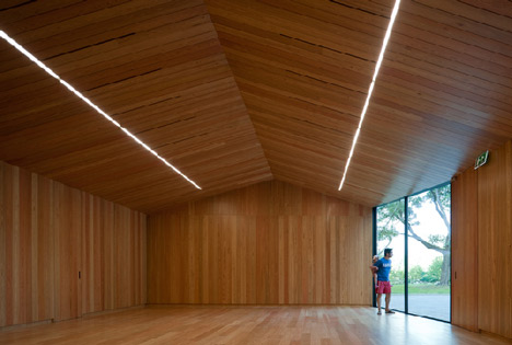 Monitoring and Investigation Center of Furnas by Aires Mateus Monitoring and Investigation Center of Furnas by Aires Mateus