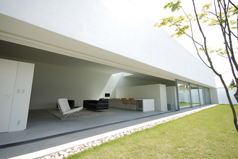 Warehouse by Shinichi Ogawa Associates Warehouse by Shinichi Ogawa Associates