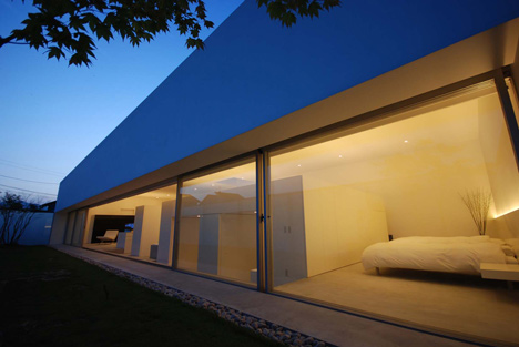 Warehouse by Shinichi Ogawa & Associates Warehouse by Shinichi Ogawa & Associates