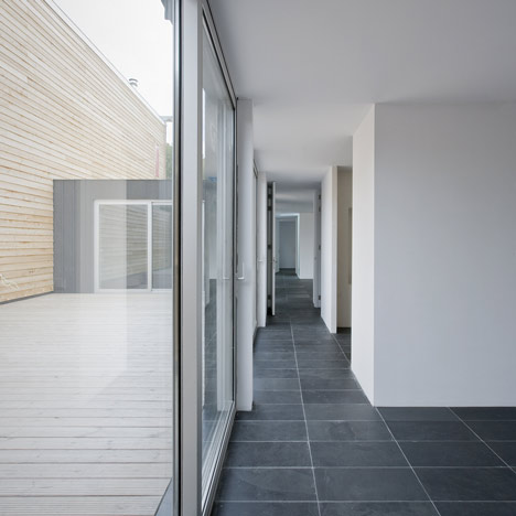 V36K08/09 - URBAN DIVA by Pasel Kuenzel Architects