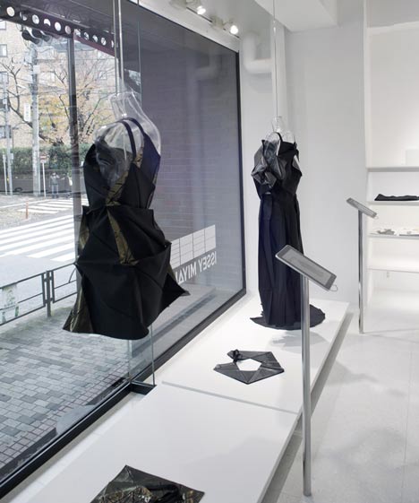 132 5. Issey Miyake by Tokujin Yoshioka 132 5. Issey Miyake by Tokujin Yoshioka