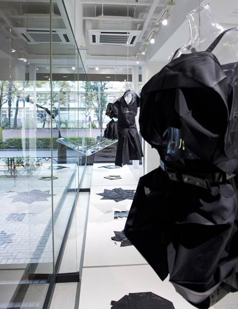 132 5. Issey Miyake by Tokujin Yoshioka 132 5. Issey Miyake by Tokujin Yoshioka
