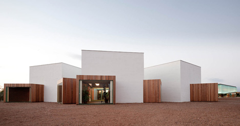Lolita by Langararita-Navarro Arquitectos Lolita by Langararita-Navarro Arquitectos