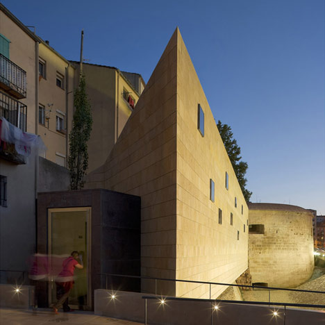Rehabilitation of the City Walls of Logroño by Pesquera Ulargui Arquitectos