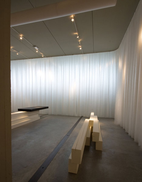 Art Gallery Showroom by Antonio Ravalli Architetti