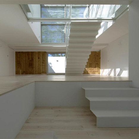 House in Meco by Jorge Mealha Arquitecto House in Meco by Jorge Mealha Arquitecto