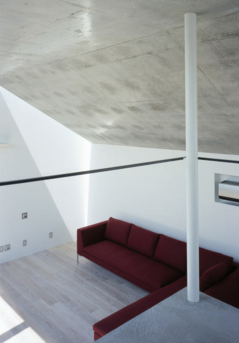 KNOT by APOLLO Architects and Associates KNOT by APOLLO Architects and Associates