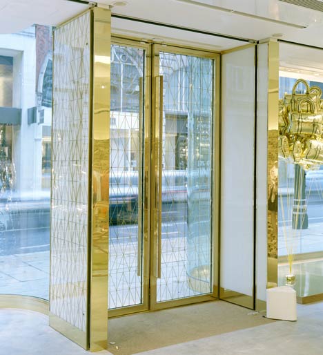 Mulberry Store by Universal Design Studio Mulberry Store by Universal Design Studio