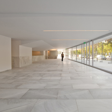 Paraninfo de la Universidad del País Vasco by Álvaro Siza