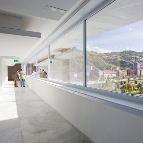 Paraninfo de la Universidad del País Vasco by Álvaro Siza