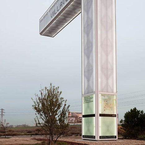 Totem de dos by Brut Deluxe Architecture Design Totem de dos by Brut Deluxe Architecture Design