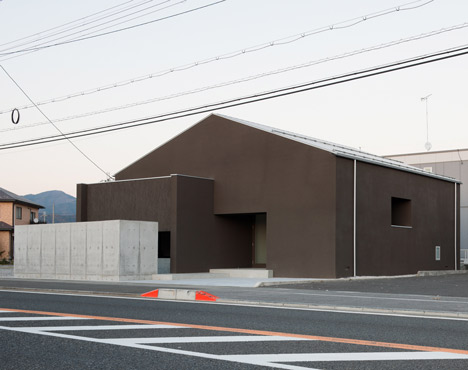 Gable House by FORM Kouichi Kimura Architects