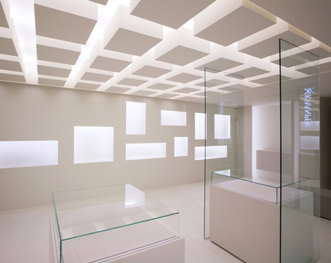 Kwanpen Boutique by Betwin Space Design