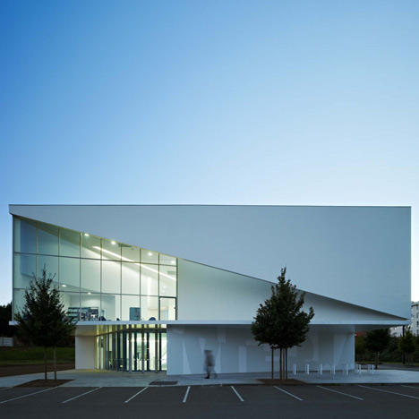 Mediatheque d’Anzin by Dominique Coulon and Associes Mediatheque d’Anzin by Dominique Coulon and Associes