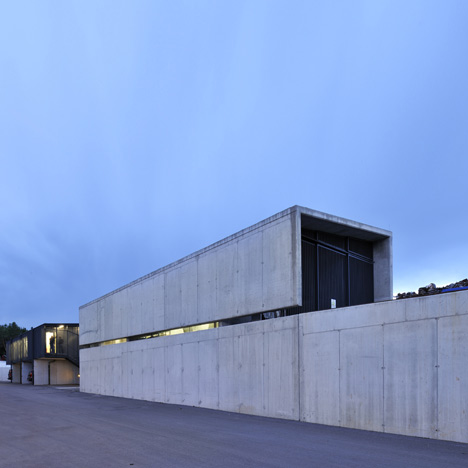Metal recycle plant by Dekleva Gregoric Arhitekti Metal recycle plant by Dekleva Gregoric Arhitekti