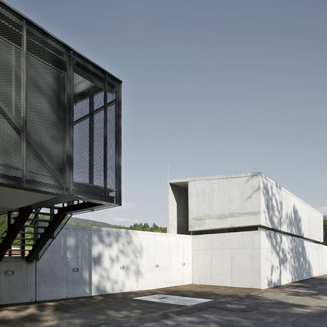 Metal recycle plant by Dekleva Gregoric Arhitekti Metal recycle plant by Dekleva Gregoric Arhitekti