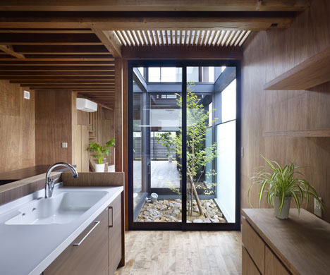 Ogaki House by Katsutoshi Sasaki and Associates