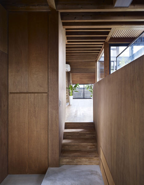 Ogaki House by Katsutoshi Sasaki and Associates