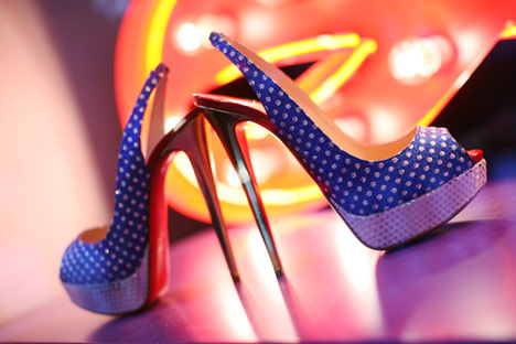 Christian Louboutin Mount Street Window by Studio XAG Christian Louboutin Mount Street Window by Studio XAG