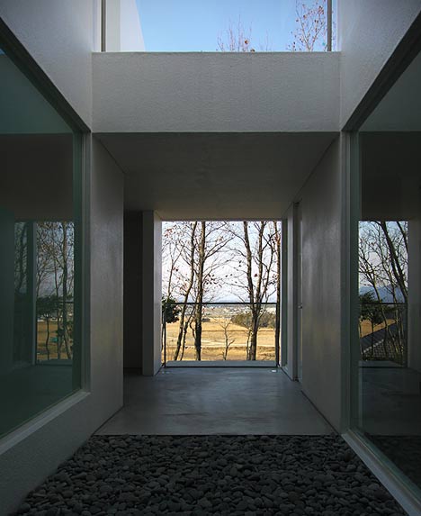 House in Ise by Takashi Yamaguchi and Associates House in Ise by Takashi Yamaguchi and Associates