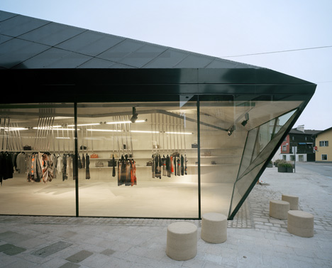 Foeger Woman Pure by Pedrocchi Architekten Foeger Woman Pure by Pedrocchi Architekten