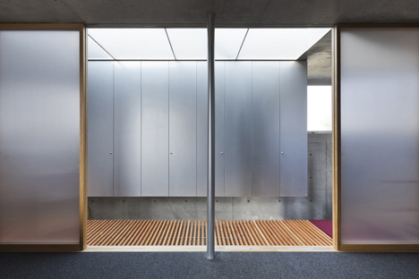 House in Kohgo by Yutaka Yoshida Architect and Associates 