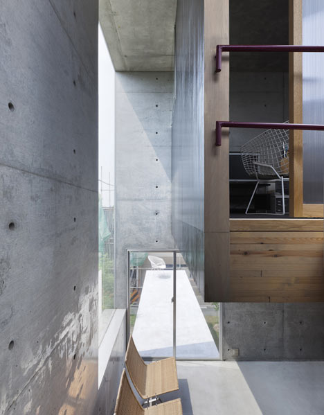 House in Kohgo by Yutaka Yoshida Architect and Associates 