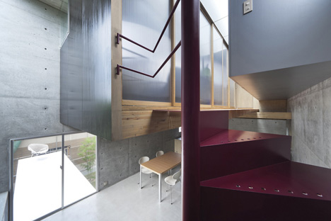 House in Kohgo by Yutaka Yoshida Architect and Associates 