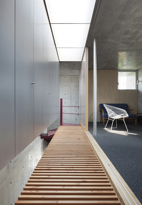 House in Kohgo by Yutaka Yoshida Architect and Associates 