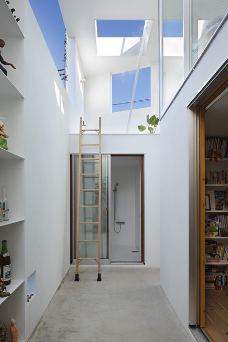 Inside Out by Takeshi Hosaka Architects Inside Out by Takeshi Hosaka Architects