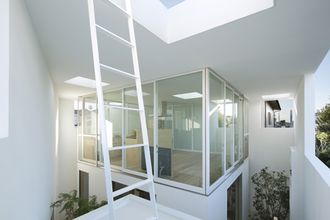 Inside Out by Takeshi Hosaka Architects Inside Out by Takeshi Hosaka Architects