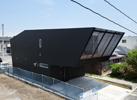 Lift by Apollo Architects ＆ Associates