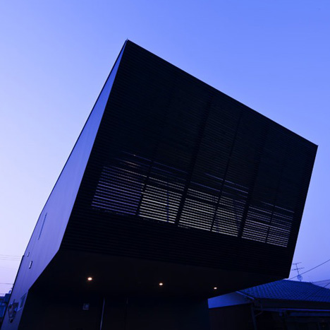 Lift by Apollo Architects ＆ Associates