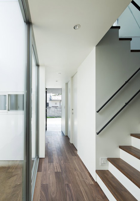 Lift by Apollo Architects ＆ Associates