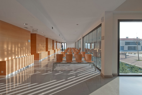 Medical Centre in Milagro by Doblee Architects