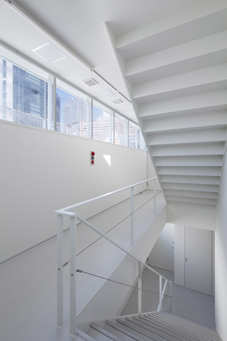 Office building by Takeshi Hosaka Architects