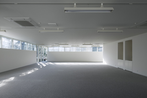 Office building by Takeshi Hosaka Architects