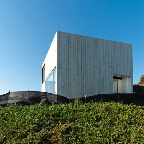 D house by Panorama D house by Panorama