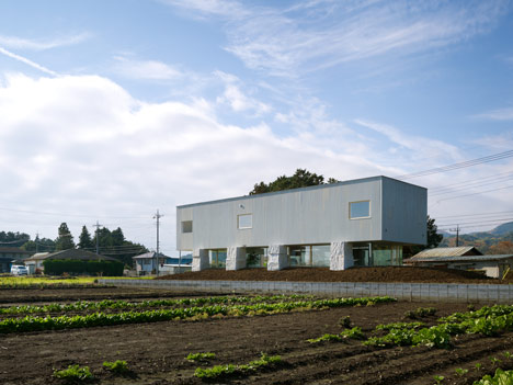 House in Hidaka by Suppose Design Office