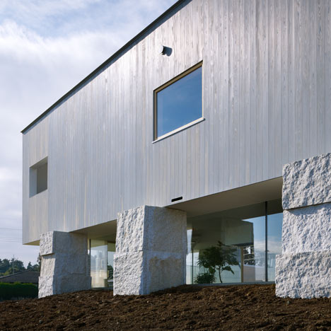 House in Hidaka by Suppose Design Office