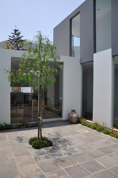 KH DH House by Vladimir Kalinowski KH DH House by Vladimir Kalinowski