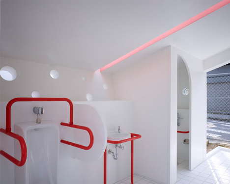 Hiroshima Park Restrooms by Future Studios Hiroshima Park Restrooms by Future Studios