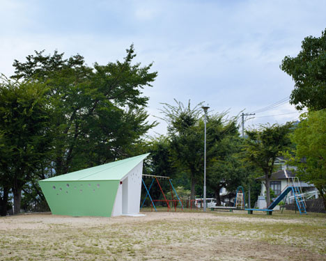 Hiroshima Park Restrooms by Future Studios Hiroshima Park Restrooms by Future Studios