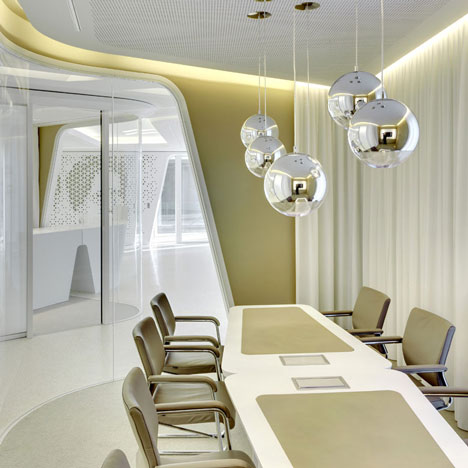 Open Lounge by NAU