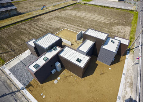 Small House by Katsutoshi Sasaki + Associates
