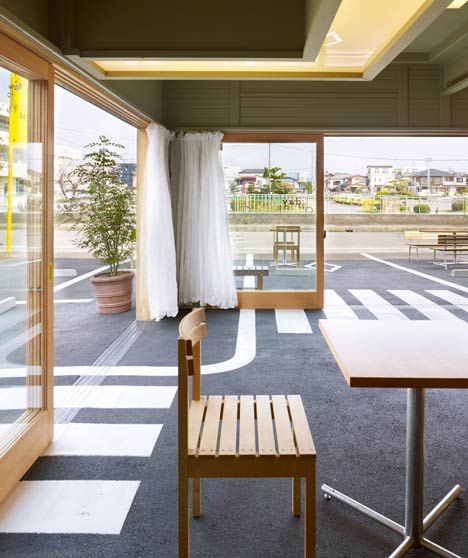 Cafe/day by Suppose Design Office Cafe/day by Suppose Design Office
