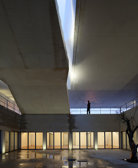 Judicial Court by Barbosa & Guimarães Judicial Court by Barbosa & Guimarães
