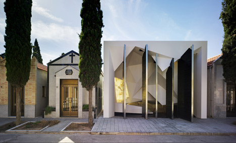 Panteon Nube by Clavel Arquitectos Panteon Nube by Clavel Arquitectos
