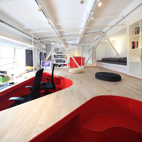 Red Town Office by Taranta Creations Red Town Office by Taranta Creations